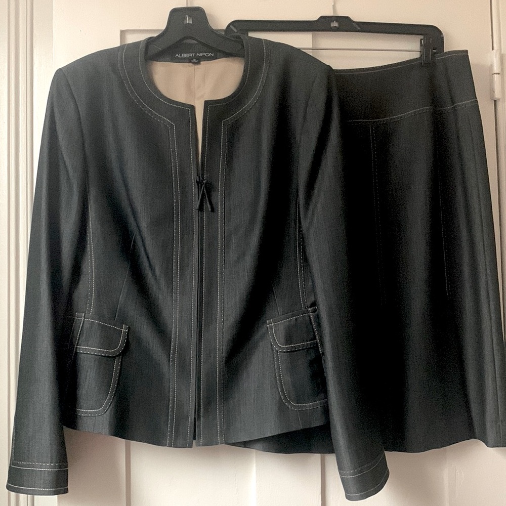 Albert Nipon Skirt Suit In Charcoal Gray. Size 10. - image 1